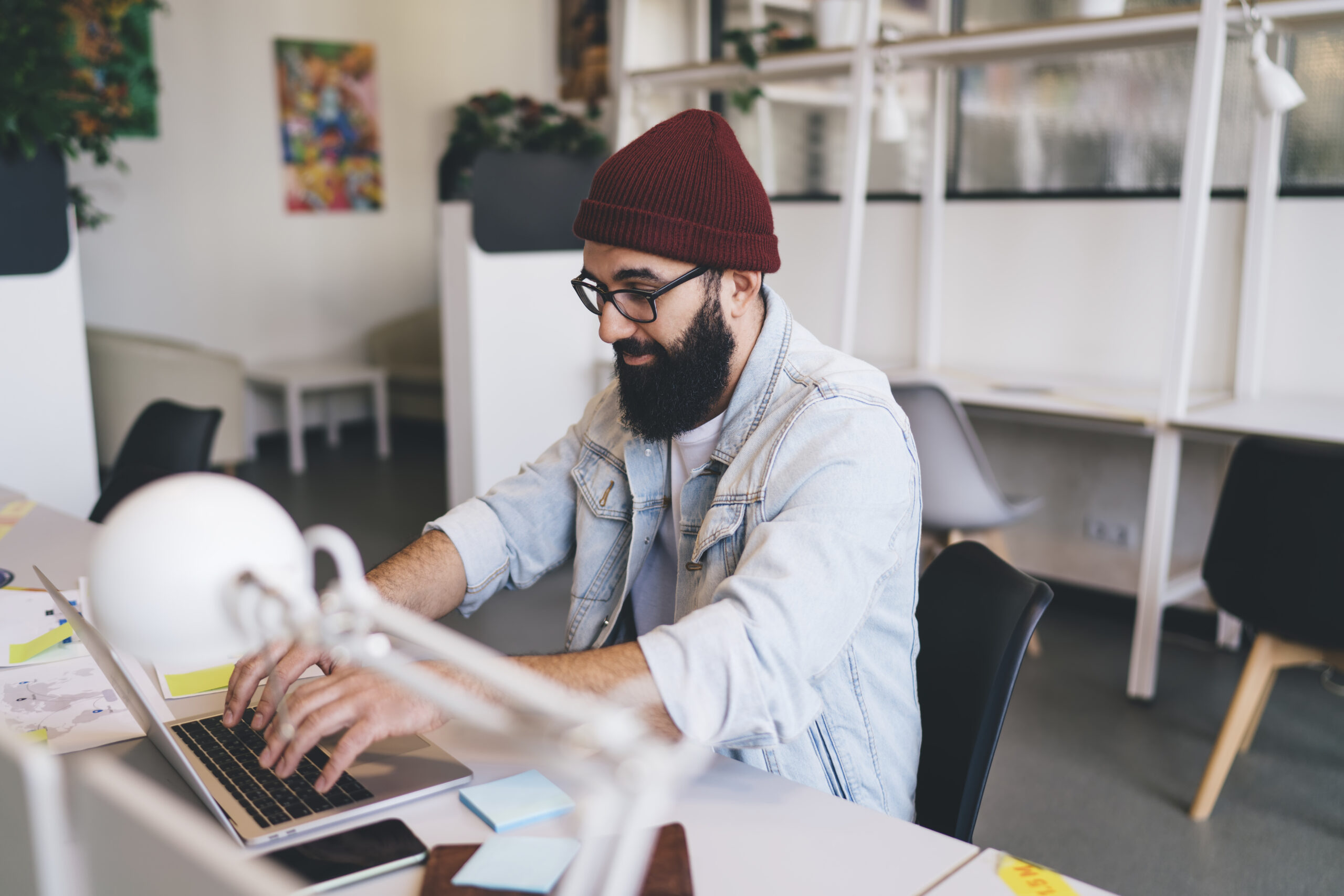 Saiba quando é permitido vender sem nota fiscal e evite riscos para sua empresa. Entenda as exceções legais e as penalidades envolvidas